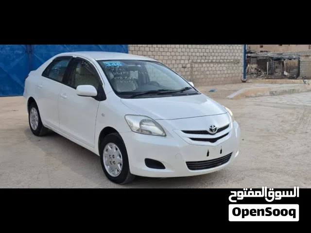 2010 تويوتا يارس Basic