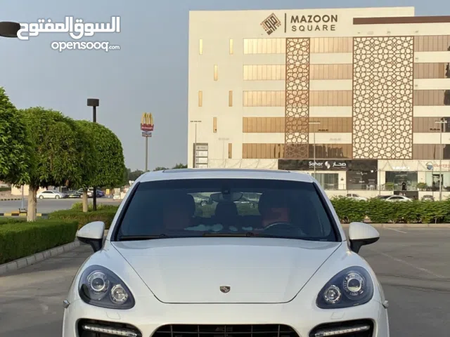 SUV Porsche in Muscat