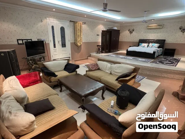 من المالك استوديو كبير  directly from the owner studio for rent