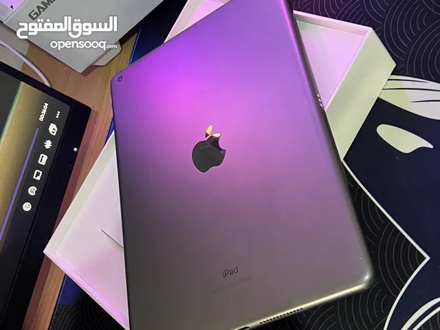 iPad 8 بحالة ممتازة شبه الجديد