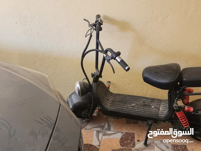 للبيع سكوتر تقريبا جديد