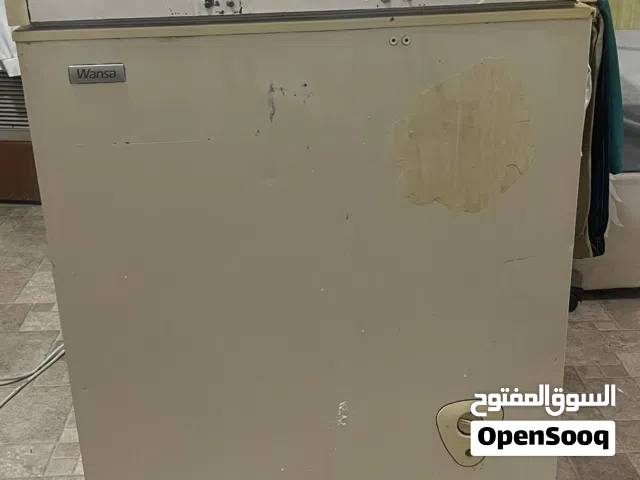 فريز وانسا مستعمل محاله جيده شغال تماما والبروده ممتازه سبب البيع لشراء اكبر