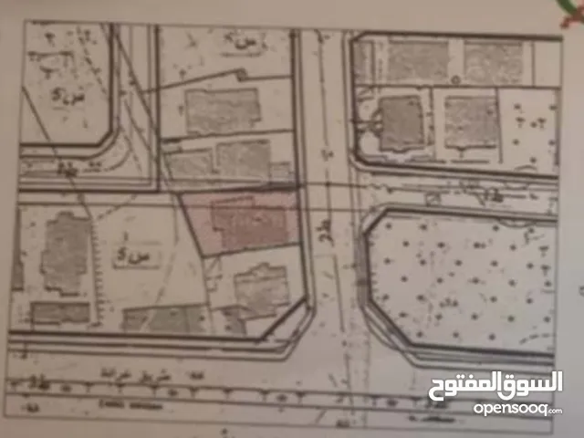 عقار تجاري بجانب السوق الحائس سوق الجمعة تلاته محلات واربع شقق