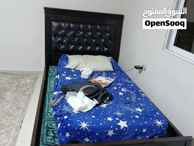 تخت مفرد ونص مع فرشته