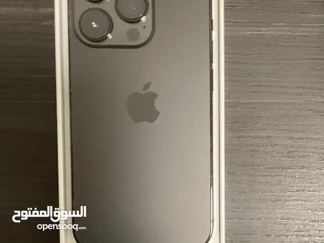 الهاتف شبه جديد وما فيه اي حاجه الحمدلله
