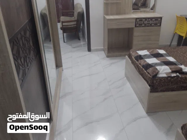 شقه مفروشه لايجار الاشرفية قرب مستشفى البشير أطباء اولطلاب الجامعين او عائلات