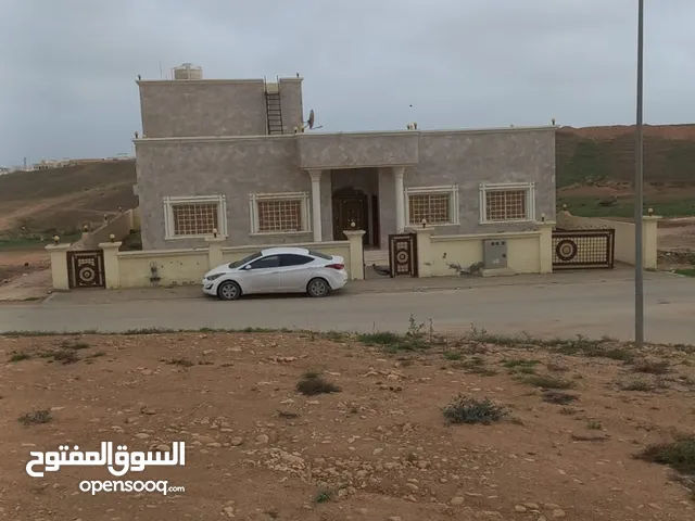 600 m2 4 Bedrooms Apartments for Rent in Dhofar Salala