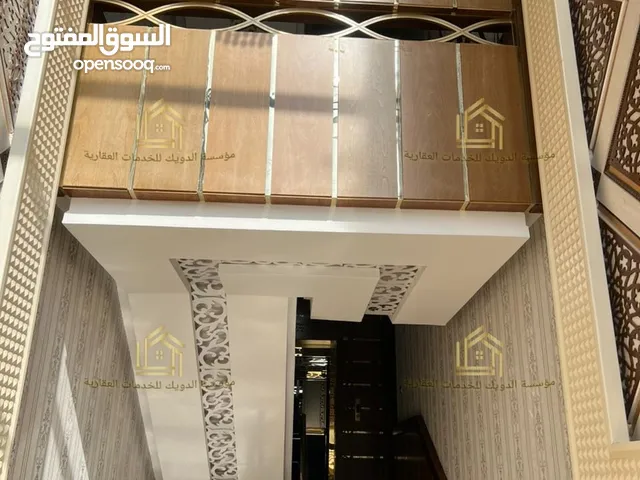 شقة فاخرة - خلدا - 4نوم 2ماستر - 210م - بإطلالــــه مميزة - قرب الخدمات العامة