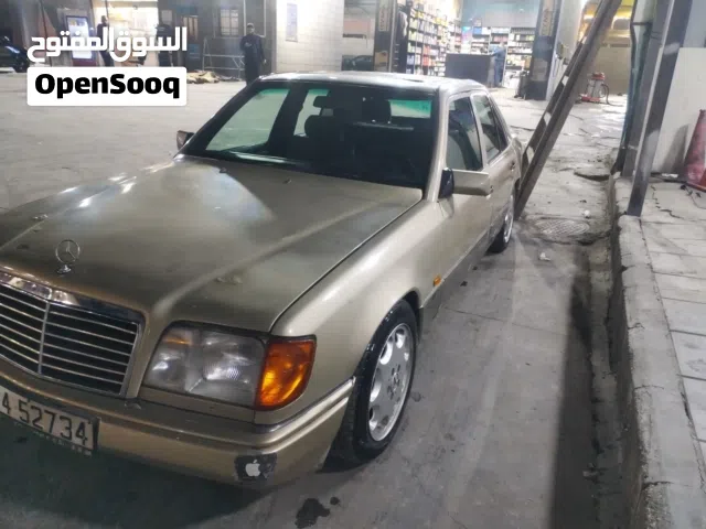 1990 Mercedes Benz E-Class E 200
