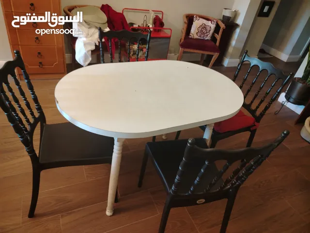 طاولة سفرة مع كراسي