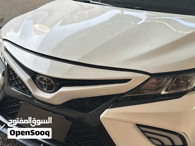 2018 تويوتا كامري SE