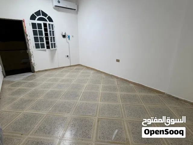 استديو مدخل خاص العذيبه  قريب كل الخدمات دور ارضي  مطبخ كبير  160 شامل