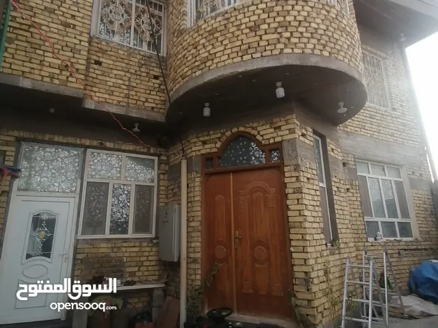 200 m2 5 Bedrooms Townhouse for Sale in Basra Umm Al-Na'aj