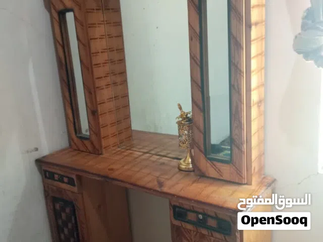 دولاب خمس فتحات مع تسريحه كبيره الخشب قوي جدا