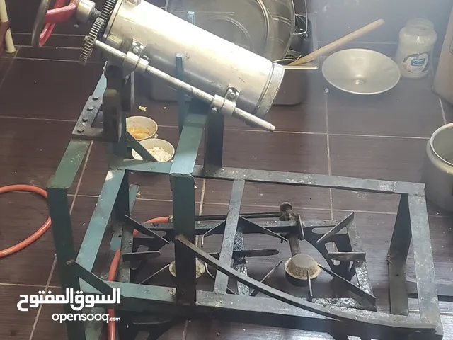 الة صنع ( بلح الشام) الطرمبة - تركي - متكاملة مع قاعدة التركيب ومكان حوض الزيت