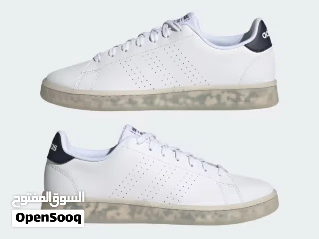 حذاء رياضي من شركة أديداس اصلي من الوكيل تم الشراء في فترة التخفيضات .