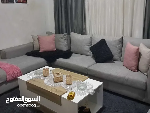 طقم كنب مستعمل جديد بحاله جيده للبيع