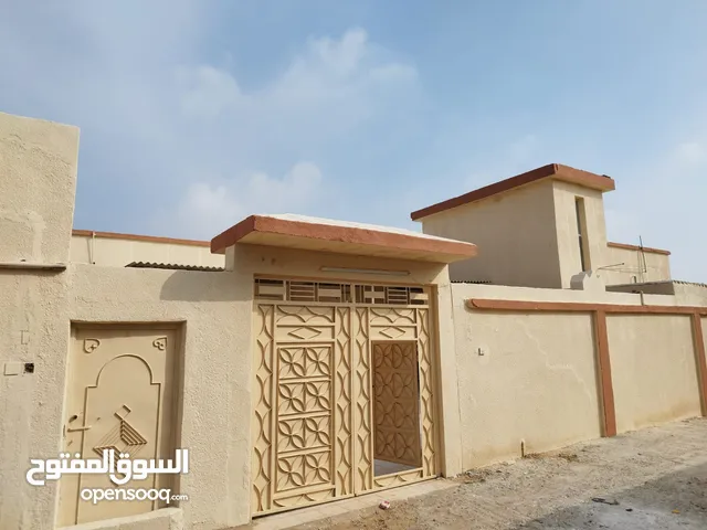 140 m2 5 Bedrooms Townhouse for Sale in Buraimi Al Buraimi