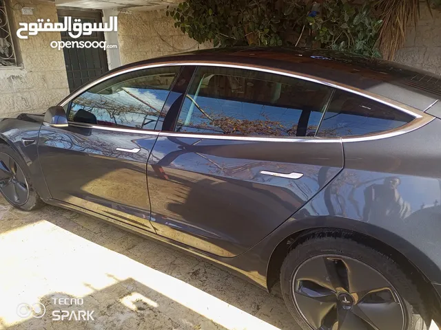 تسلا 3 لونج رينج دول ماتور بطاريه كبيره ودفع رباعي لون فيراني مميز بحاله الوكاله