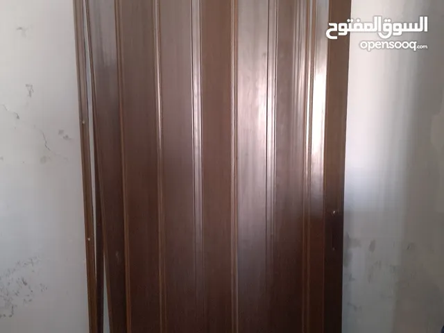 باب اكورديون للبيع بحالة ممتازة