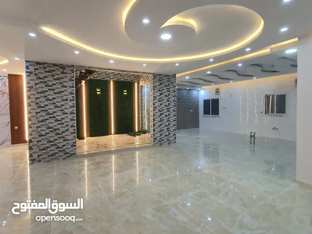 417 m2 More than 6 bedrooms Villa for Sale in Al Madinah Al Jabirah