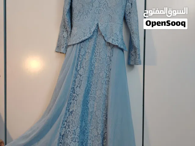 فستان ازرق مستعمل استخدام خفيف