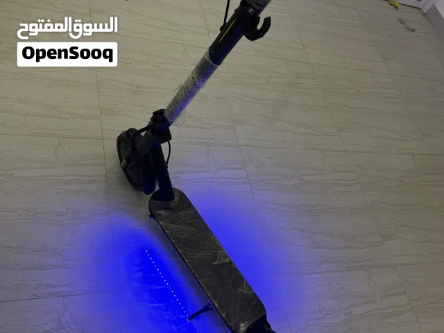 للبيع سكوتر شبه جديد