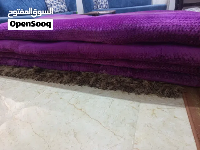 4 فرشات صوف مستعمل+ فرشة كبيرة بوليستر امريكي