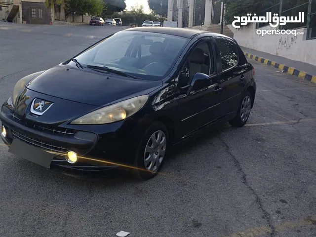 سيارة بيجو 207 موديل 2011 ماتور 1600cc اوتوماتيك فحص 4جيد معها ترخيص 7 شهور