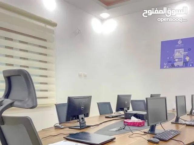 دور من فيلا تجاري للايجار في سوق الجمعة طريق الشط قرب سوق الدقروني