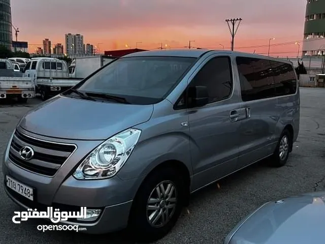 لخدمات التوصيل 10 مقاعد لجميع انحاء المملكة على استعداد توصيل مطار الملكة علياء جسر الملك حسين