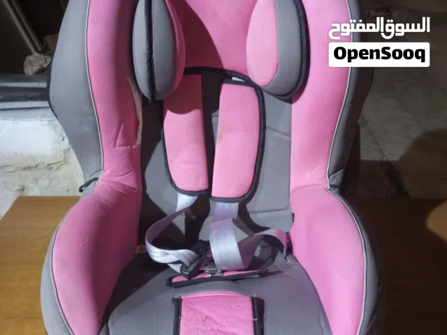 مقعد أطفال إستعمال بسيط بحال الوكالة موجود في الزرقاء الجديدة للبيع