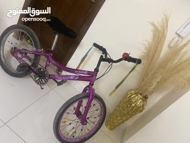 بسكليت امريكي استعمال خفيف بسكليت جنط 24 بدله تايكوندو وملحقاتها 35
