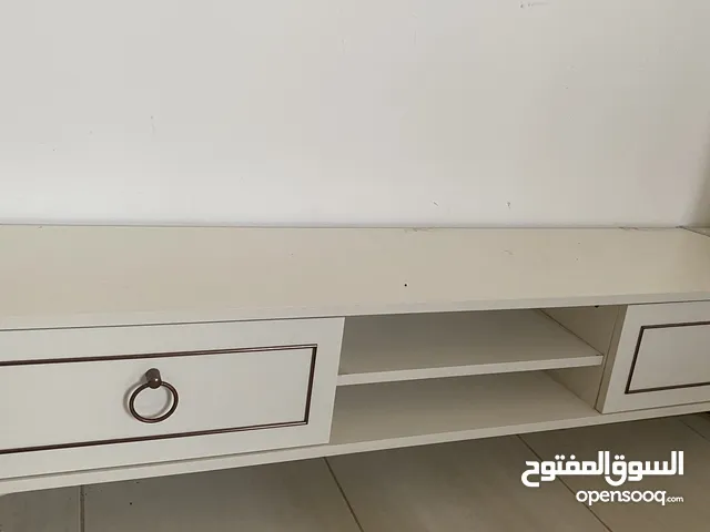 (مكتبه تلفزيون بلون الأبيض )