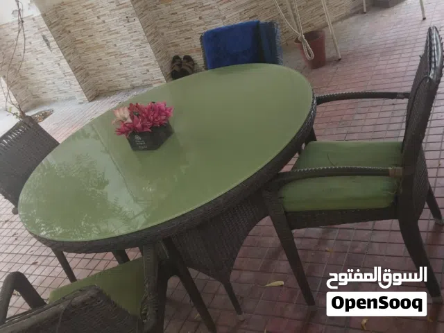 طاوله لحديقة المنزل مع 4 كراسي