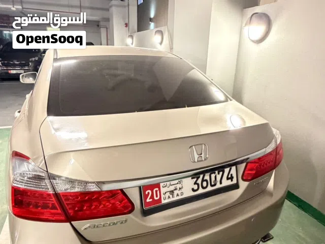 2014 هوندا اكورد DX