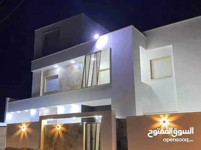 650m2 5 Bedrooms Townhouse for Sale in Tripoli Al-Serraj