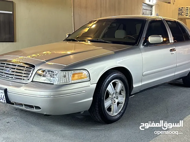 Ford Crown Victoria 2008 in Central Governorate