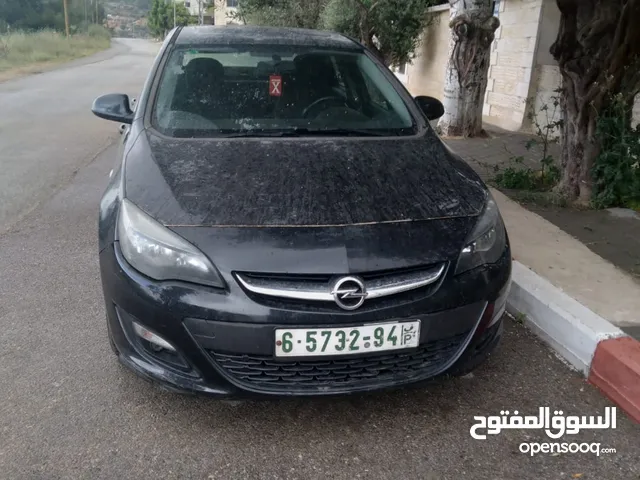 سيارة اوبل استرا 2012للبيع