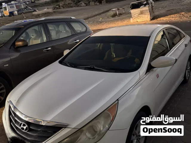 2013 هيونداي سوناتا Standard