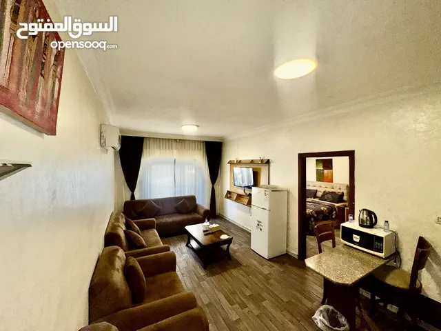 استيديوهات غرفه نوم ومنافعهم VIP فخمه للإيجار الأسبوعي والشهري والسنوي  للعائلات فقط