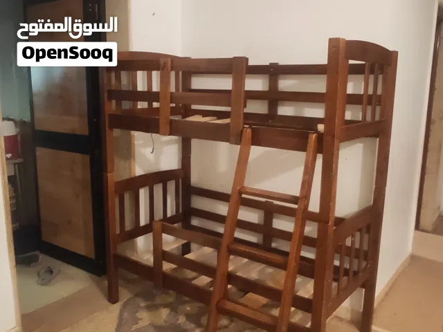 سرير أطفال مستعمل