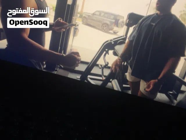 شاشة قيمنق 180 هيترز ب سعر حريقههههه