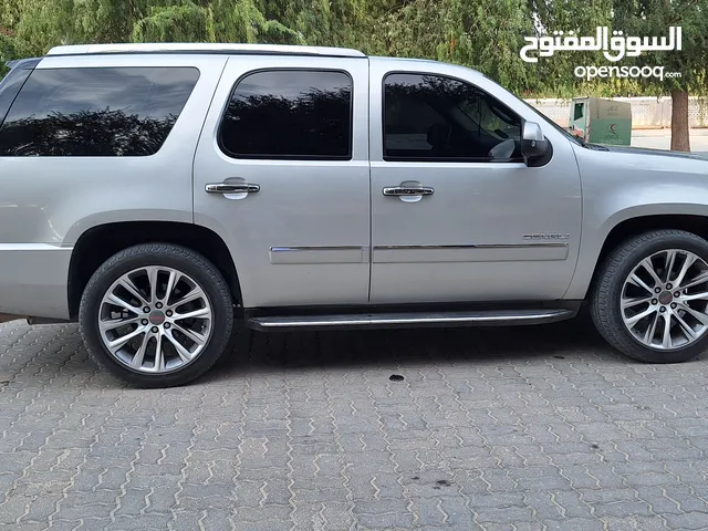Used GMC Yukon in Um Al Quwain