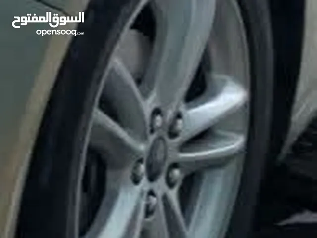 جنط فورد حبة وحدة مع كوشوكة نظيفة
