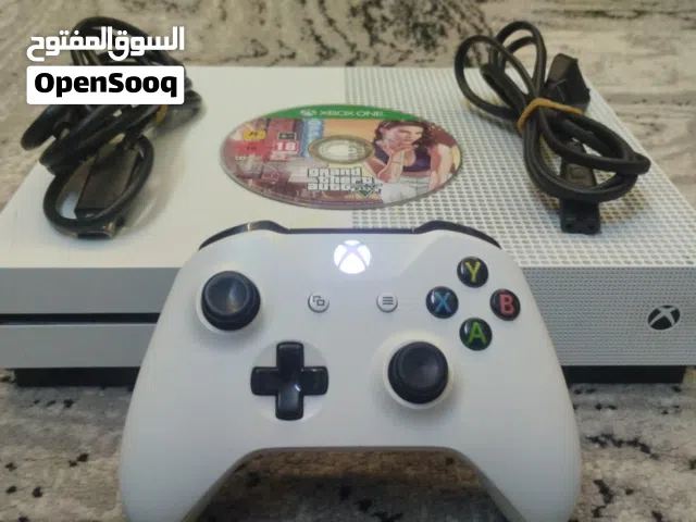 اكس بوكس ون اس ايد وحدة اصلية               معاه سي دي            GTA5     وفي مكتبة العاب