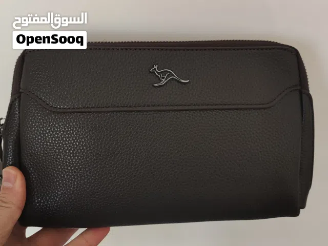 شنطة جلد رجالية مع قفل