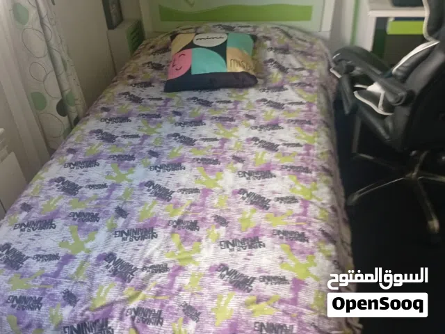 سرير مفرد مع مكتب للبيع