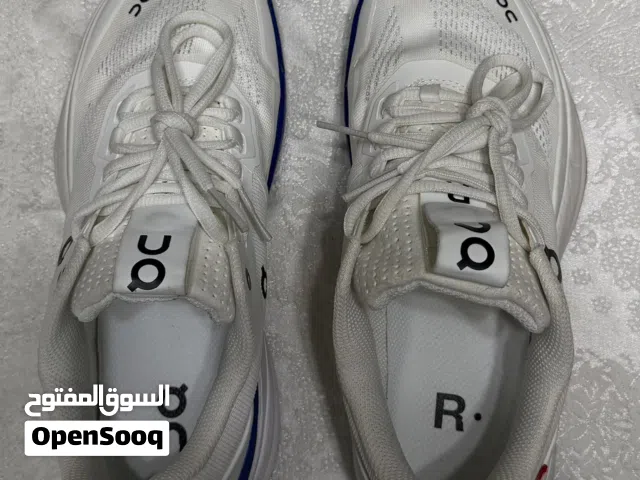 On cloud white size 41