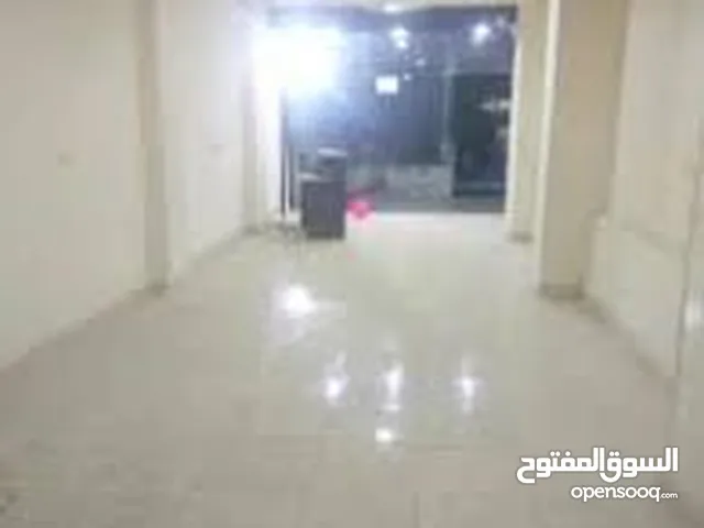 محل للايجار في اخر شارع الثلاثين دوار الروضة